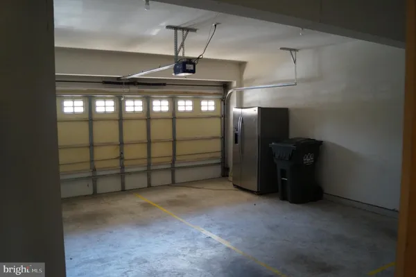 $3,800 | 25575 America Square, Chantilly, VA 20152