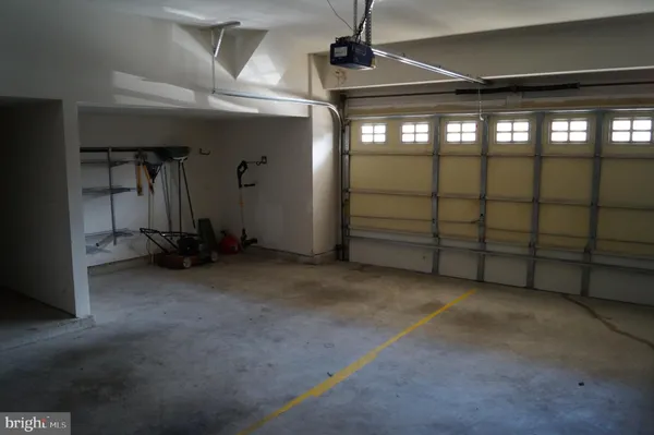 $3,800 | 25575 America Square, Chantilly, VA 20152