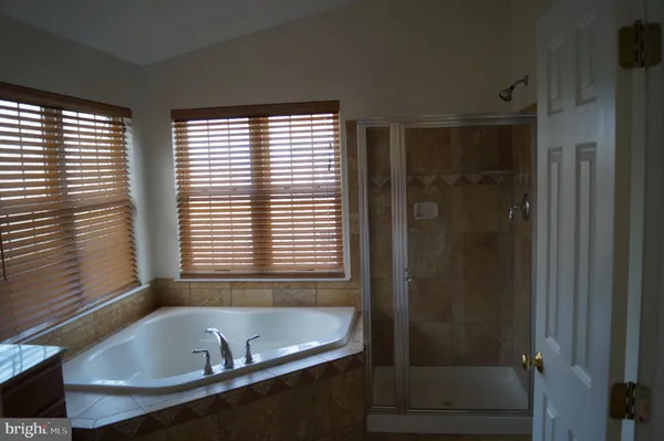 $3,600 | 25575 America Square, Chantilly, VA 20152