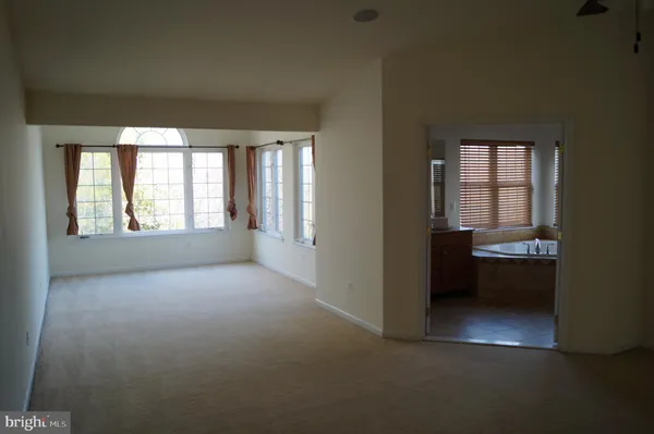 $3,600 | 25575 America Square, Chantilly, VA 20152