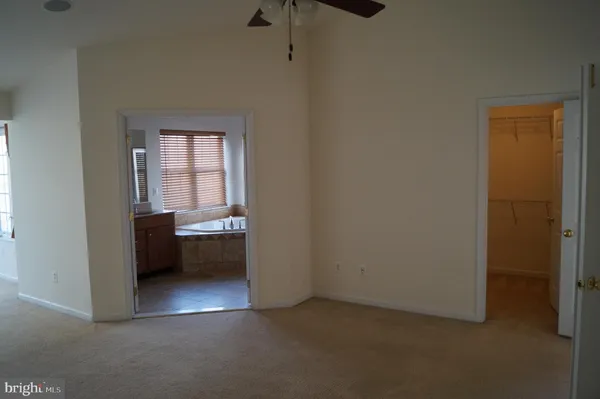 $3,600 | 25575 America Square, Chantilly, VA 20152