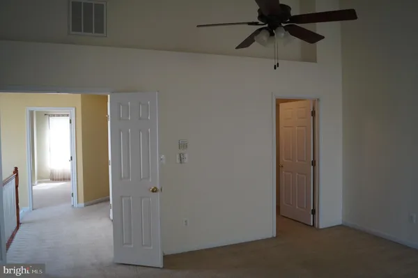 $3,600 | 25575 America Square, Chantilly, VA 20152