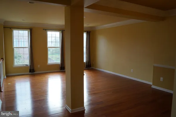 $3,800 | 25575 America Square, Chantilly, VA 20152