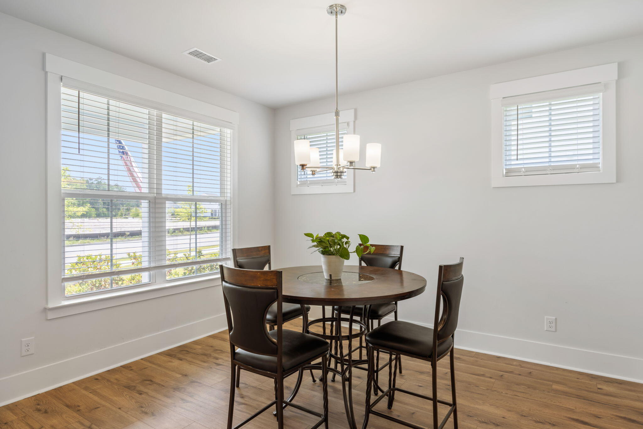 137 Falaise Street Charleston, SC 29492 - Photo 9 of 22 9-web-or-mls-CoastalRephoto137Falaise-9