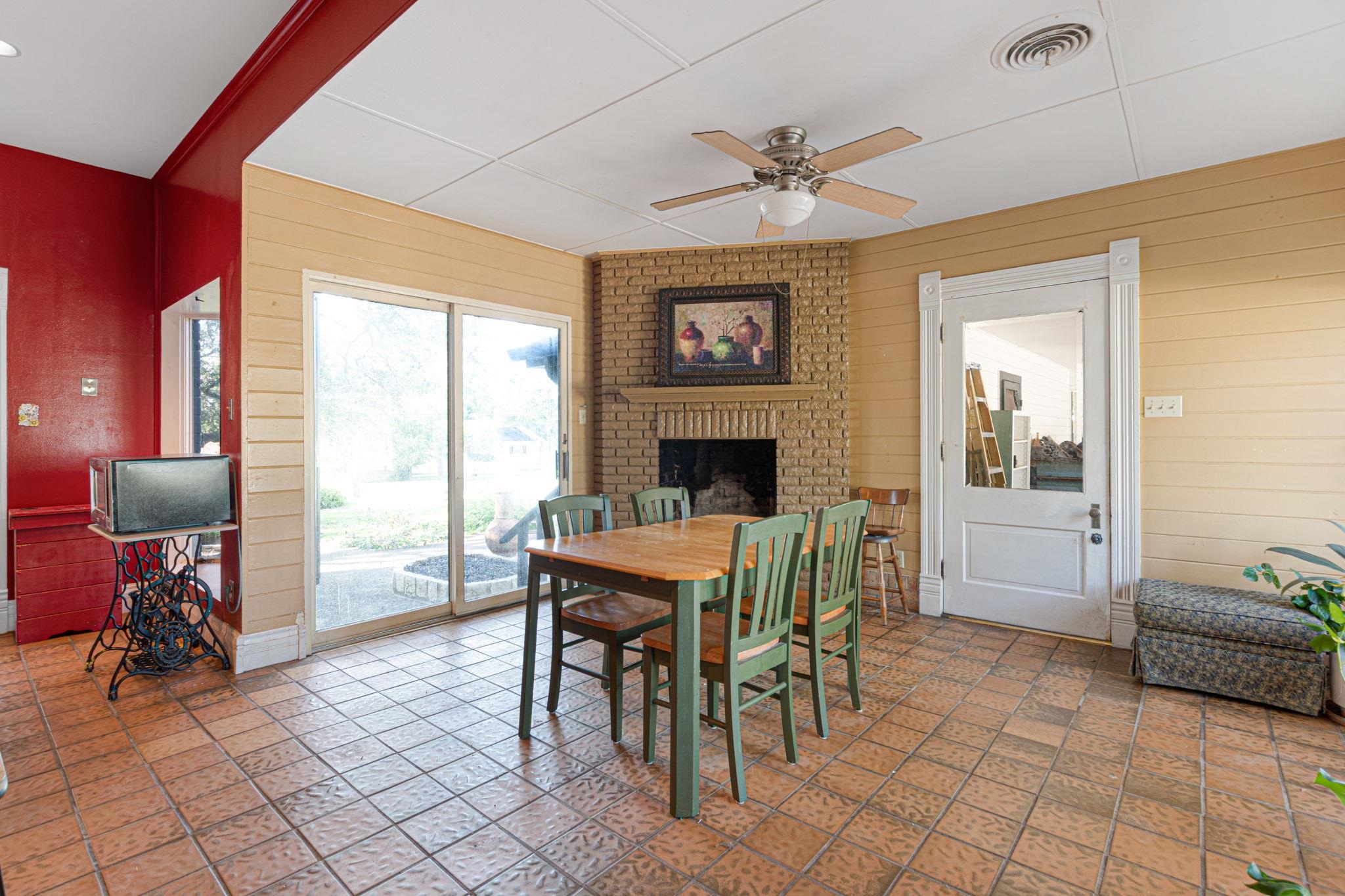 106 South Howe Street Lampasas, TX 76550 - Photo 11 of 29 a view of a livingroom with furniture and a ceiling fan