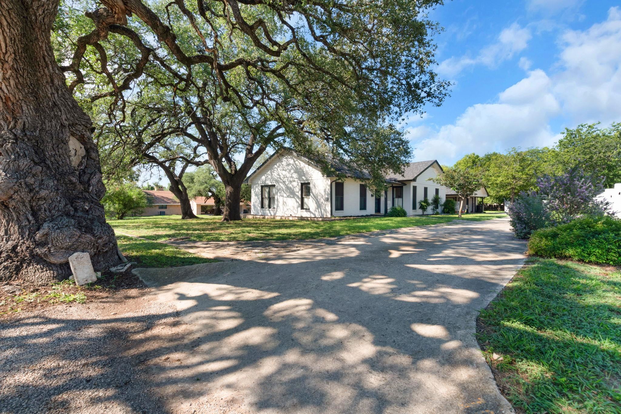 106 South Howe Street Lampasas, TX 76550 - Photo 26 of 29 a view of yard with tree s