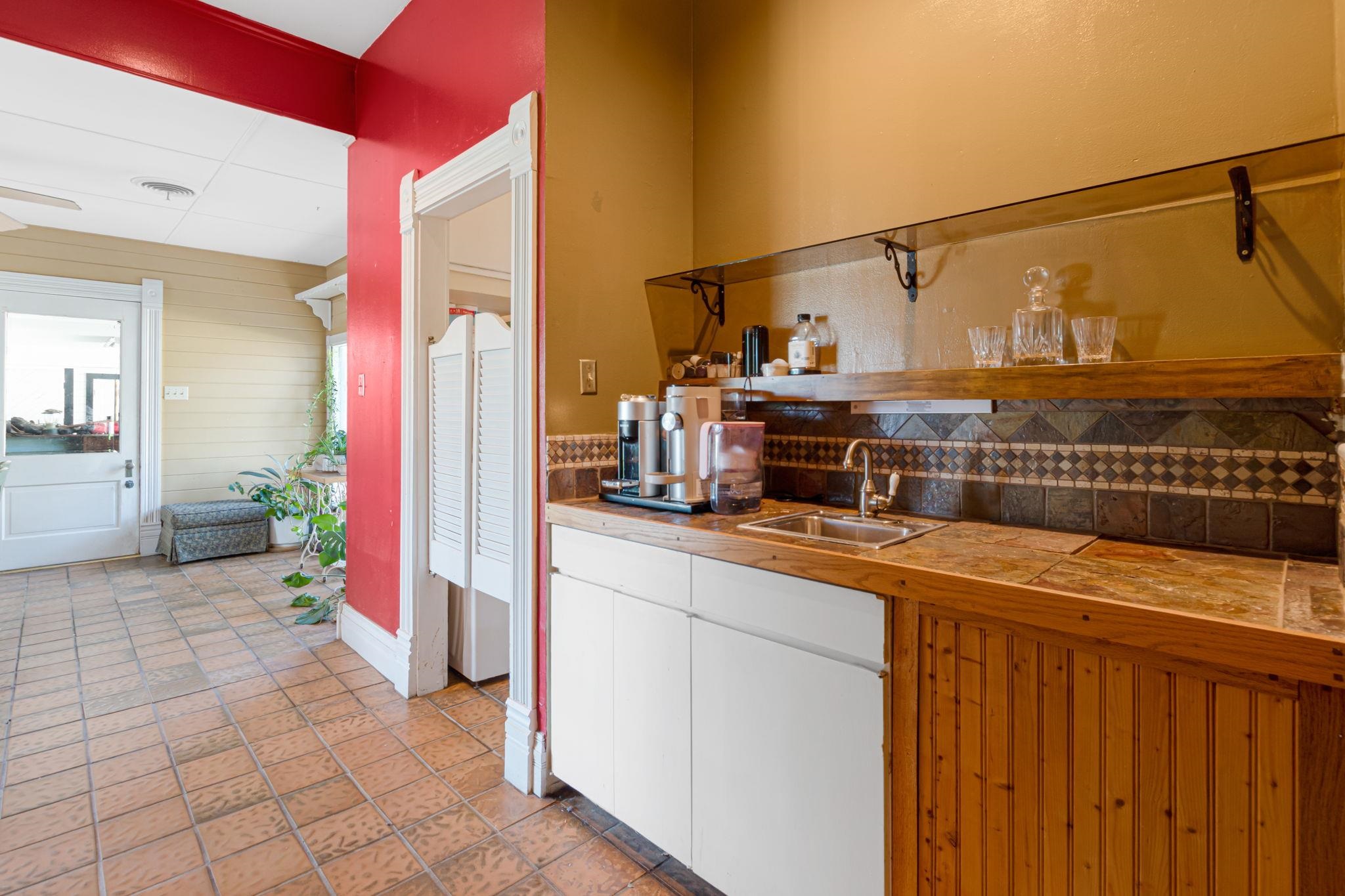 106 South Howe Street Lampasas, TX 76550 - Photo 10 of 29