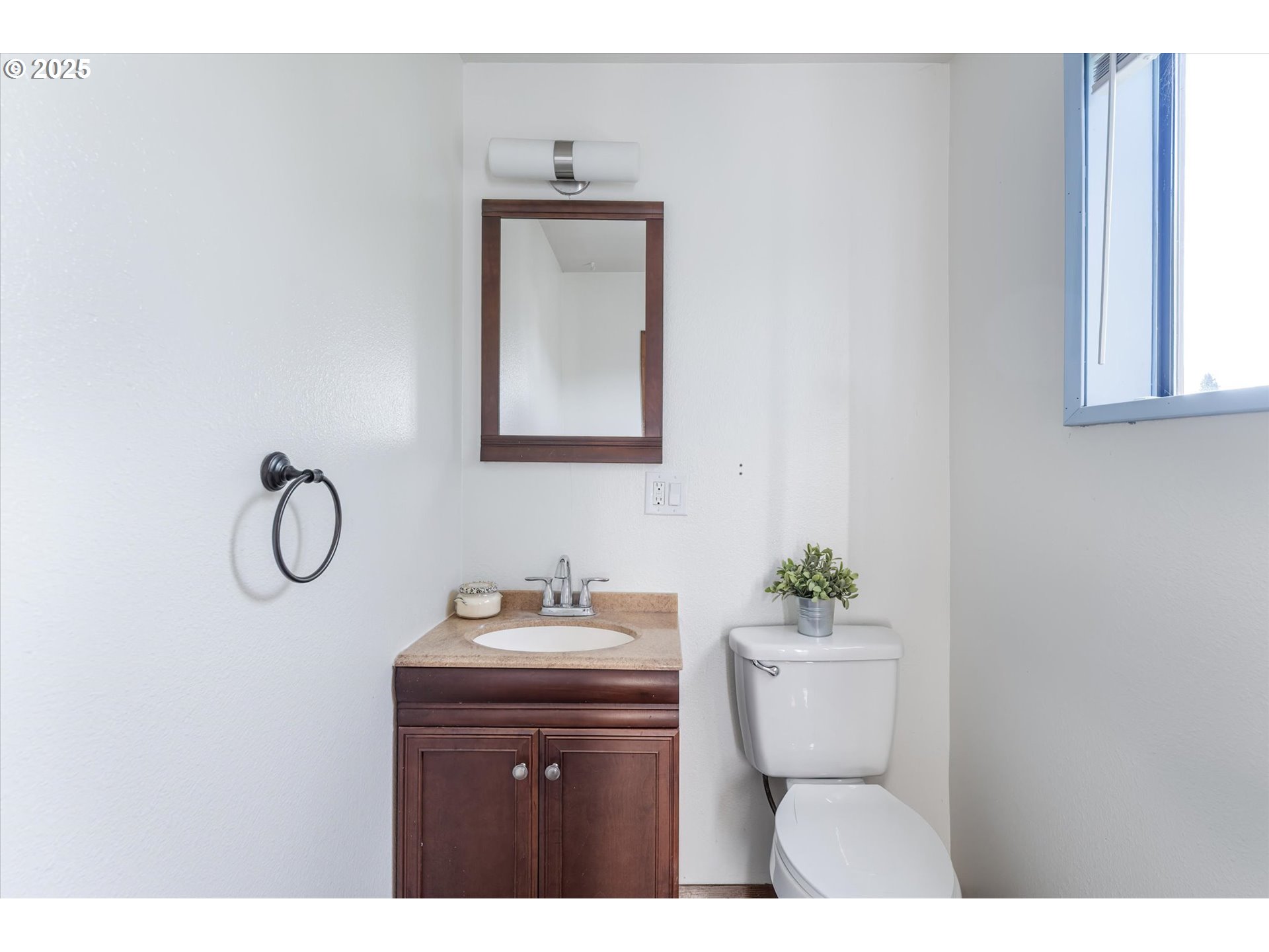 3102 Columbia Heights Road Longview, WA 98632 - Photo 16 of 40 Gallery Image 16