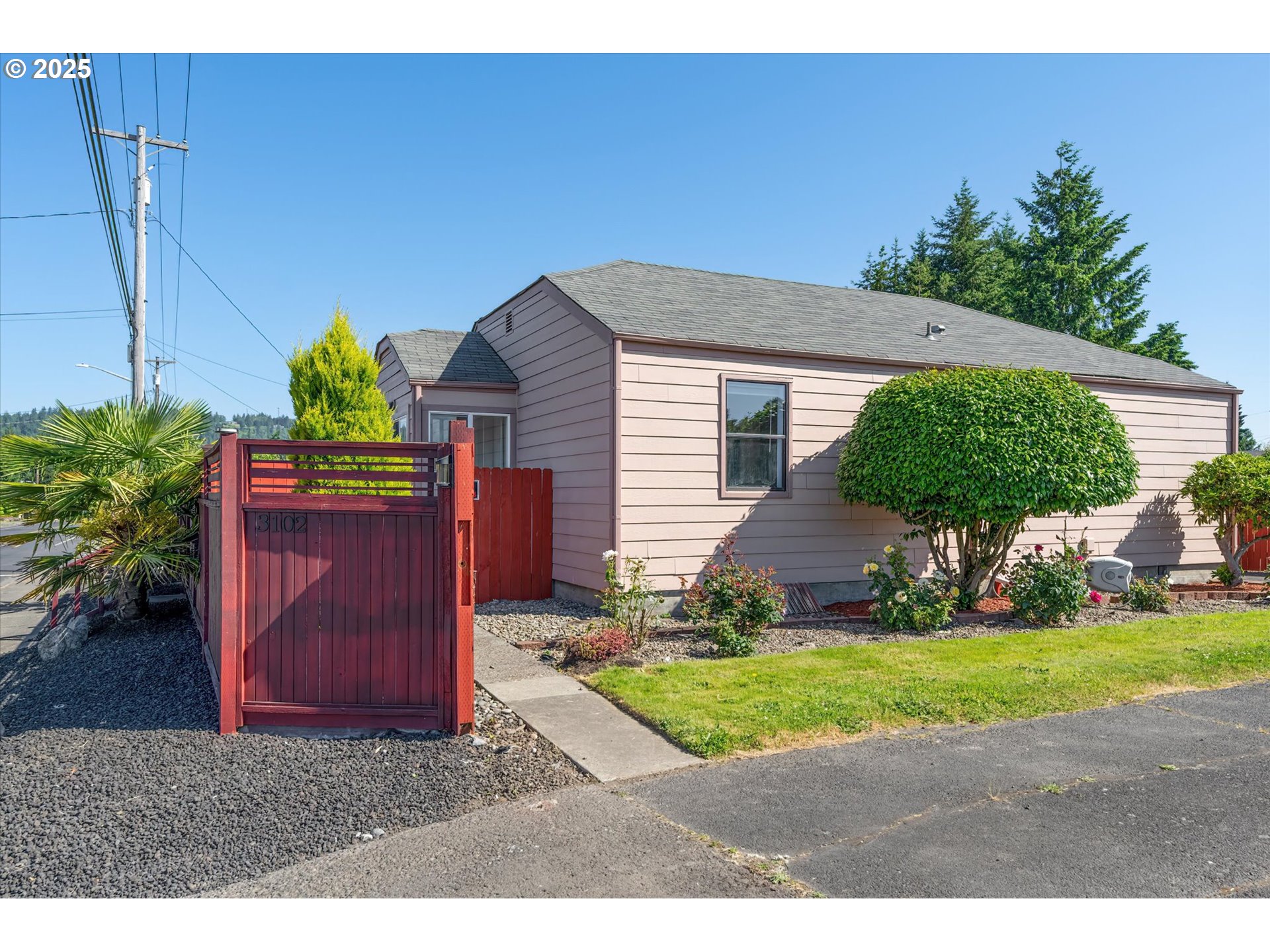 3102 Columbia Heights Road Longview, WA 98632 - Photo 2 of 40 Gallery Image 2