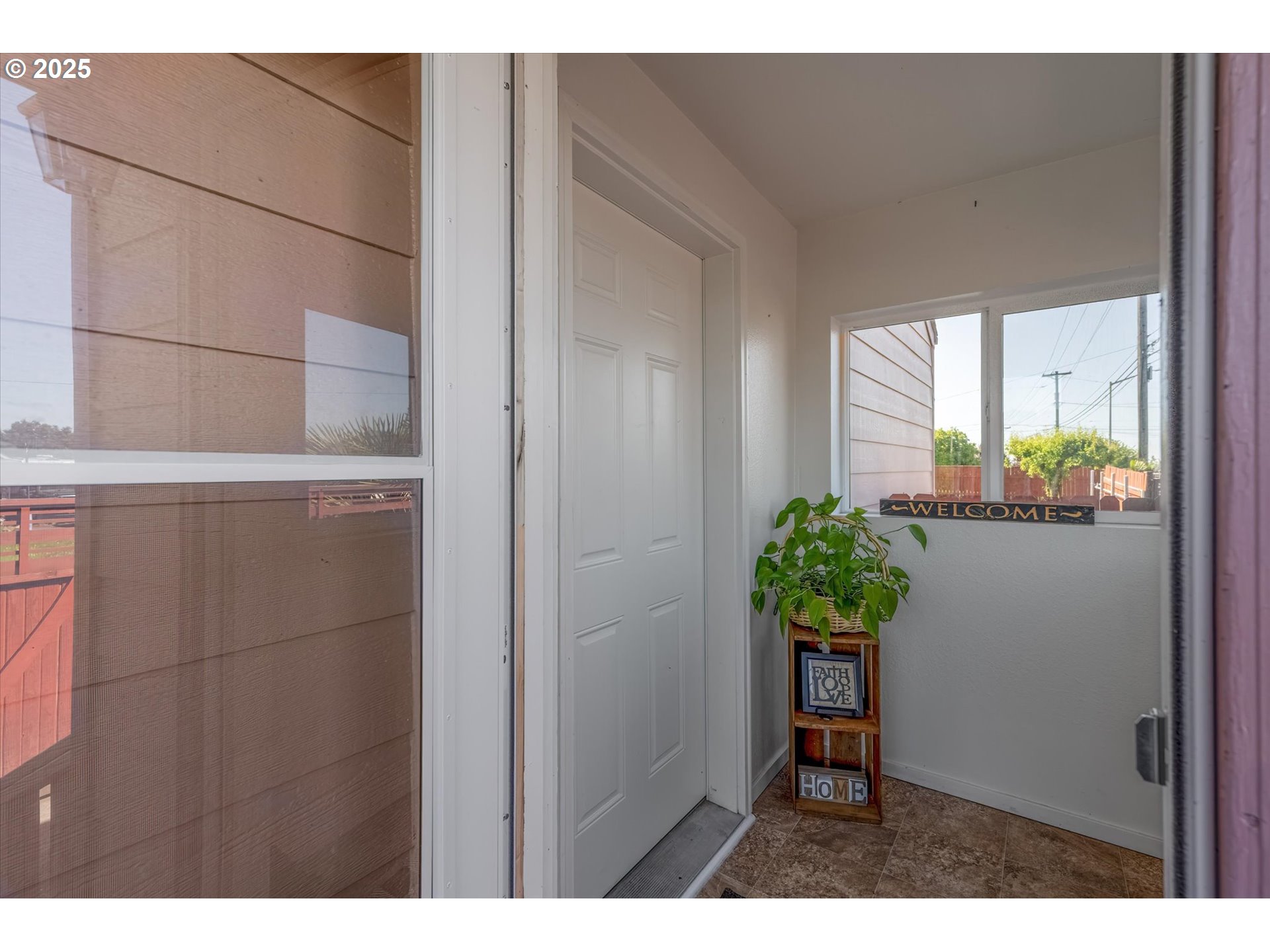 3102 Columbia Heights Road Longview, WA 98632 - Photo 4 of 40 Gallery Image 4