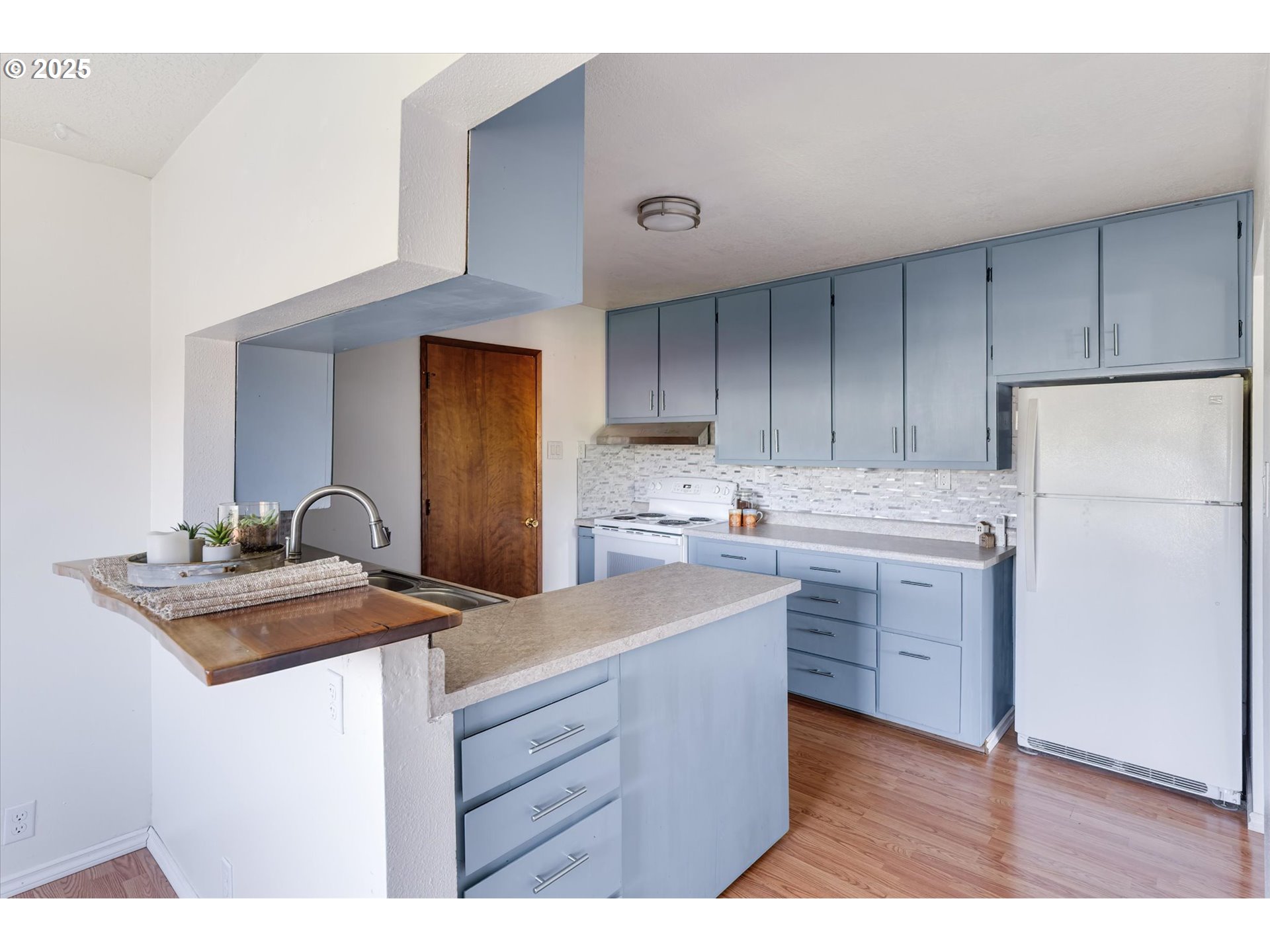 3102 Columbia Heights Road Longview, WA 98632 - Photo 9 of 40 Gallery Image 9
