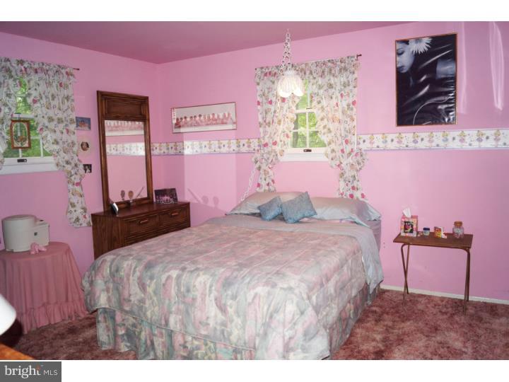 205 Kent Drive Exton, PA 19341 - Photo 14 of 17 Bedroom 3