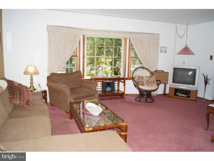 205 Kent Drive Exton, PA 19341 - Photo 3 of 17 Living Room