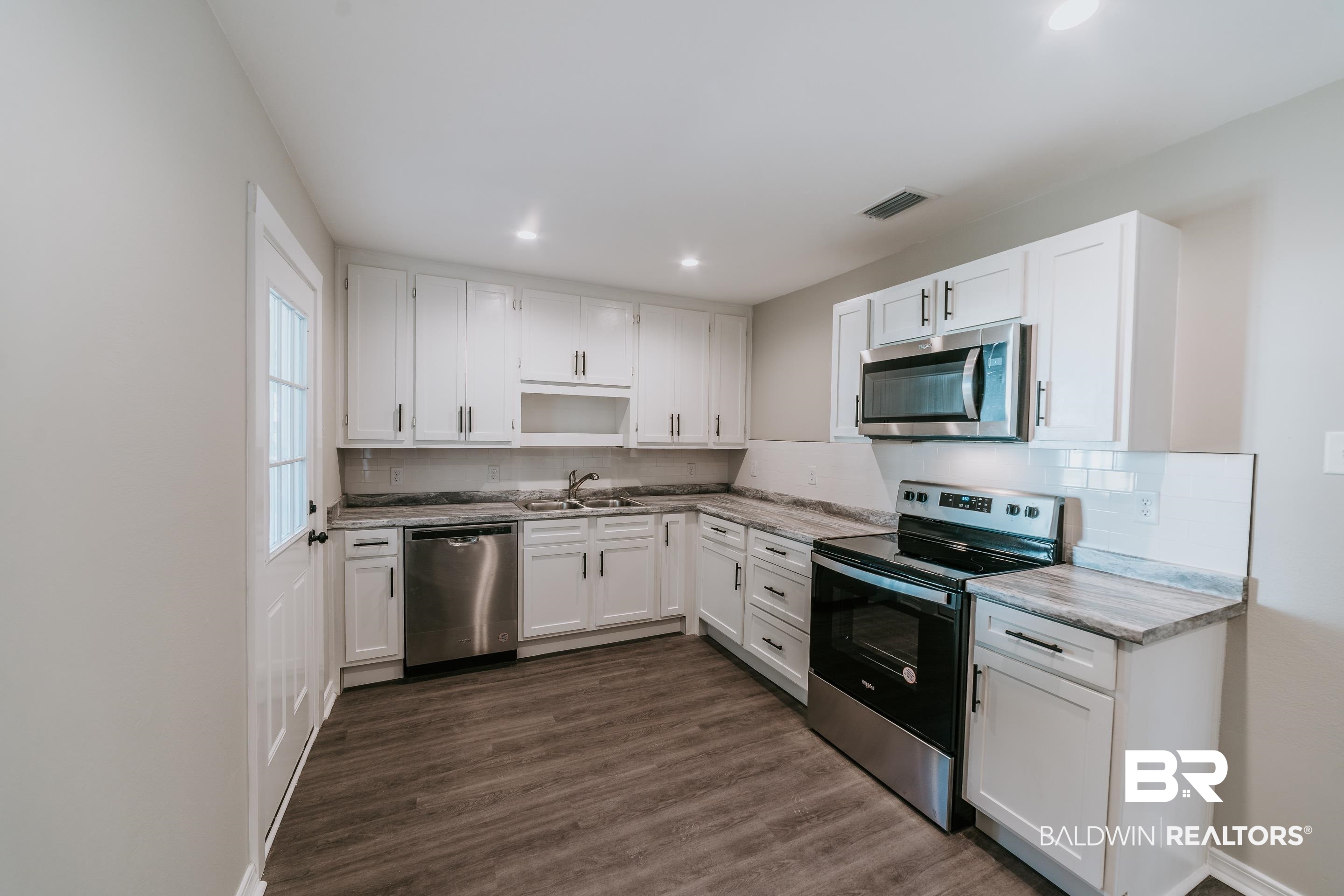4924 Freeway Drive Mobile, AL 36619 - Photo 9 of 22