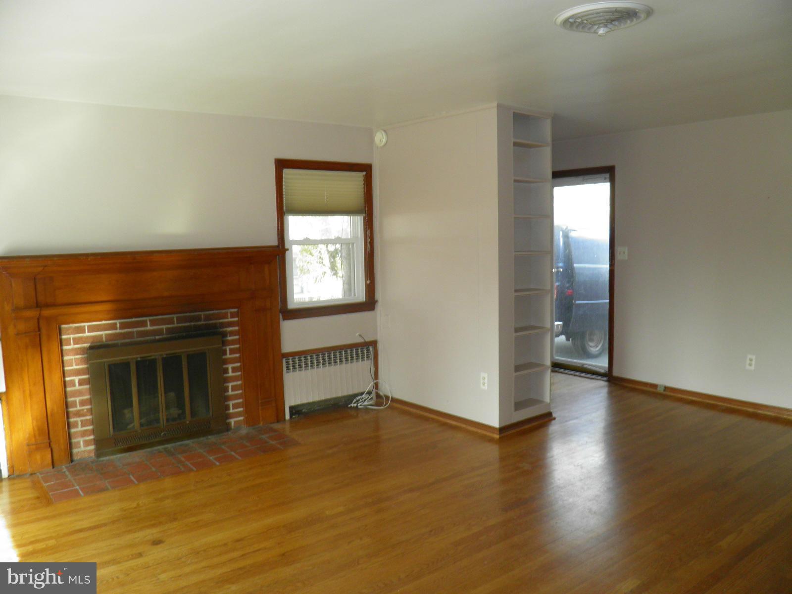 2106 Forest Glen Road Silver Spring, MD 20910 - Photo 3 of 18 Living Room