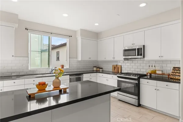 $3,000 | 31305 Via Nubes, Temecula, CA 92592