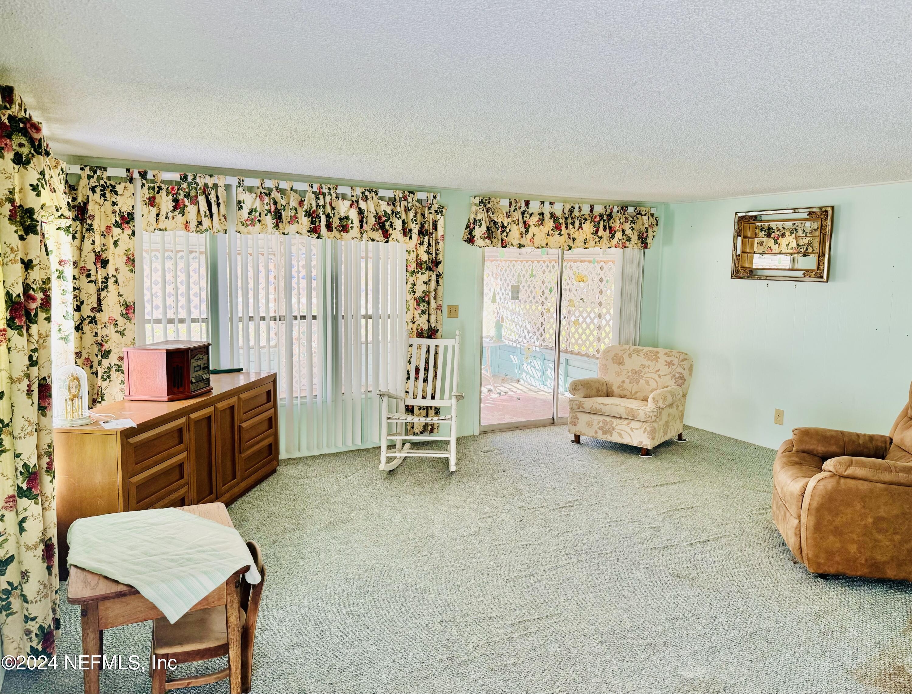 779 Ridgeline Road Satsuma, FL 32189 - Photo 11 of 43 Living Room View 1