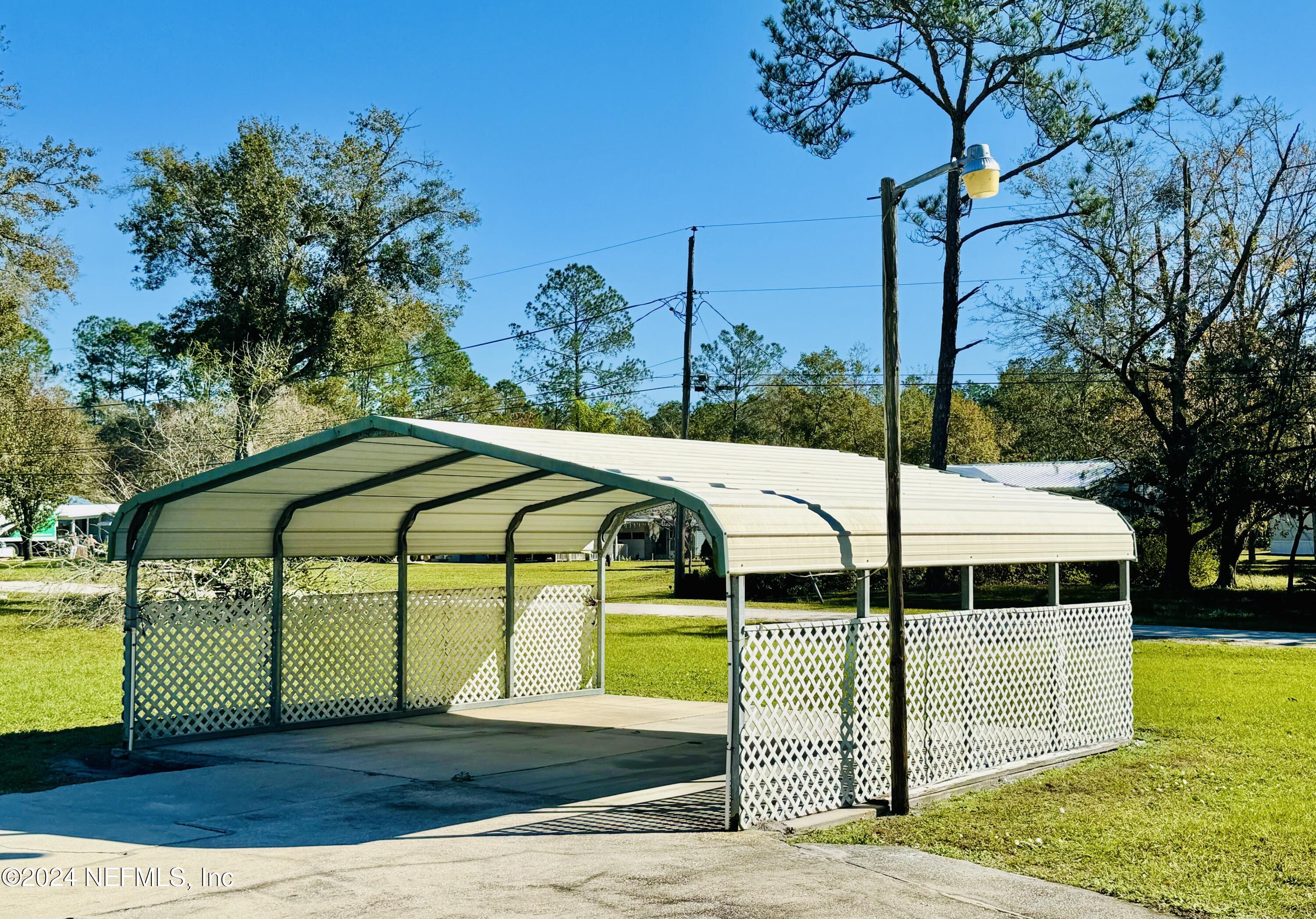 779 Ridgeline Road Satsuma, FL 32189 - Photo 28 of 43 20'x20' Carport