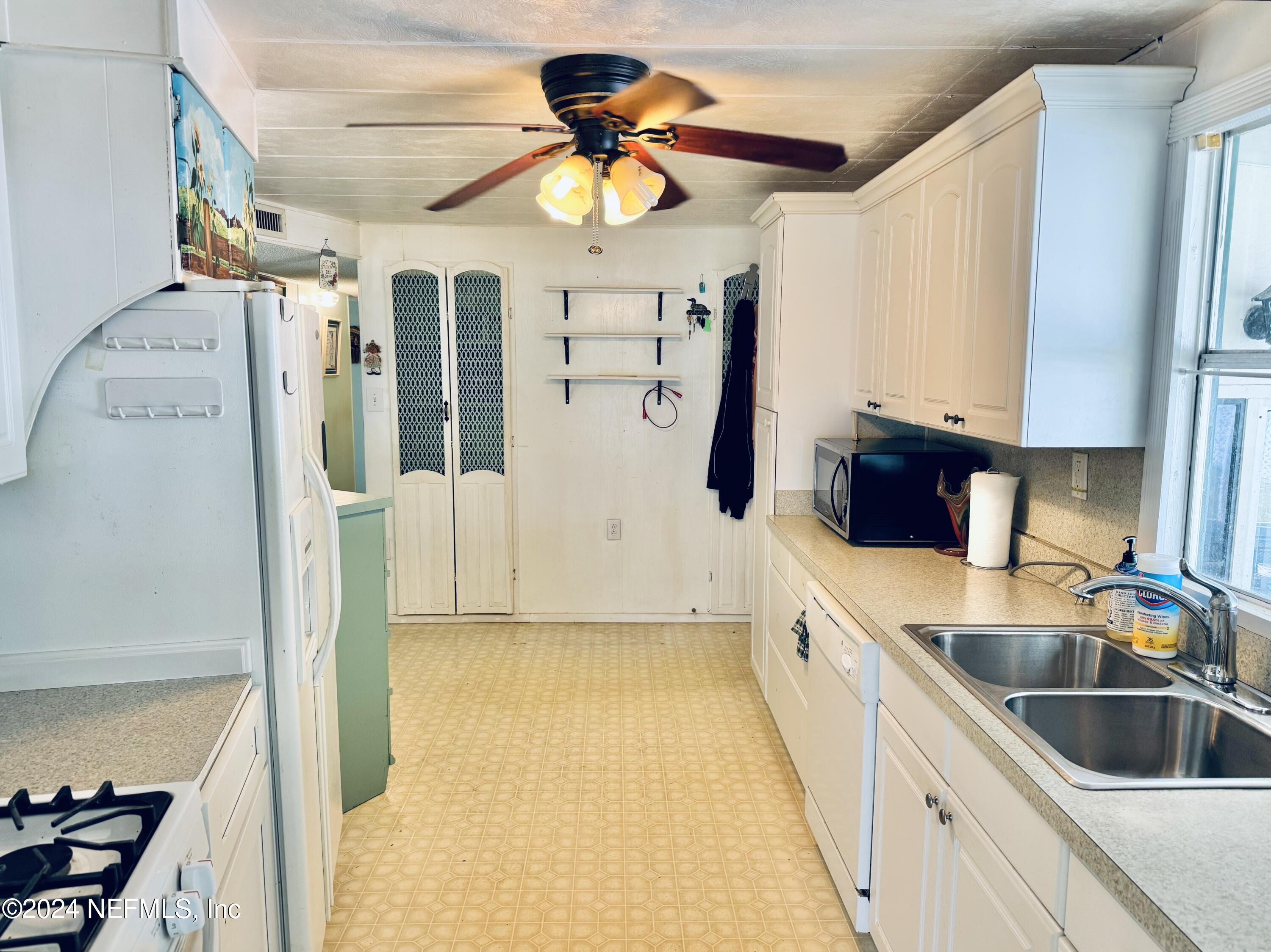 779 Ridgeline Road Satsuma, FL 32189 - Photo 8 of 43 Kichen View 2