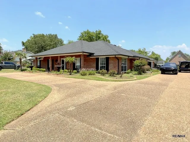 $2,500 | 115 Dover Court, Bossier City, LA 71111