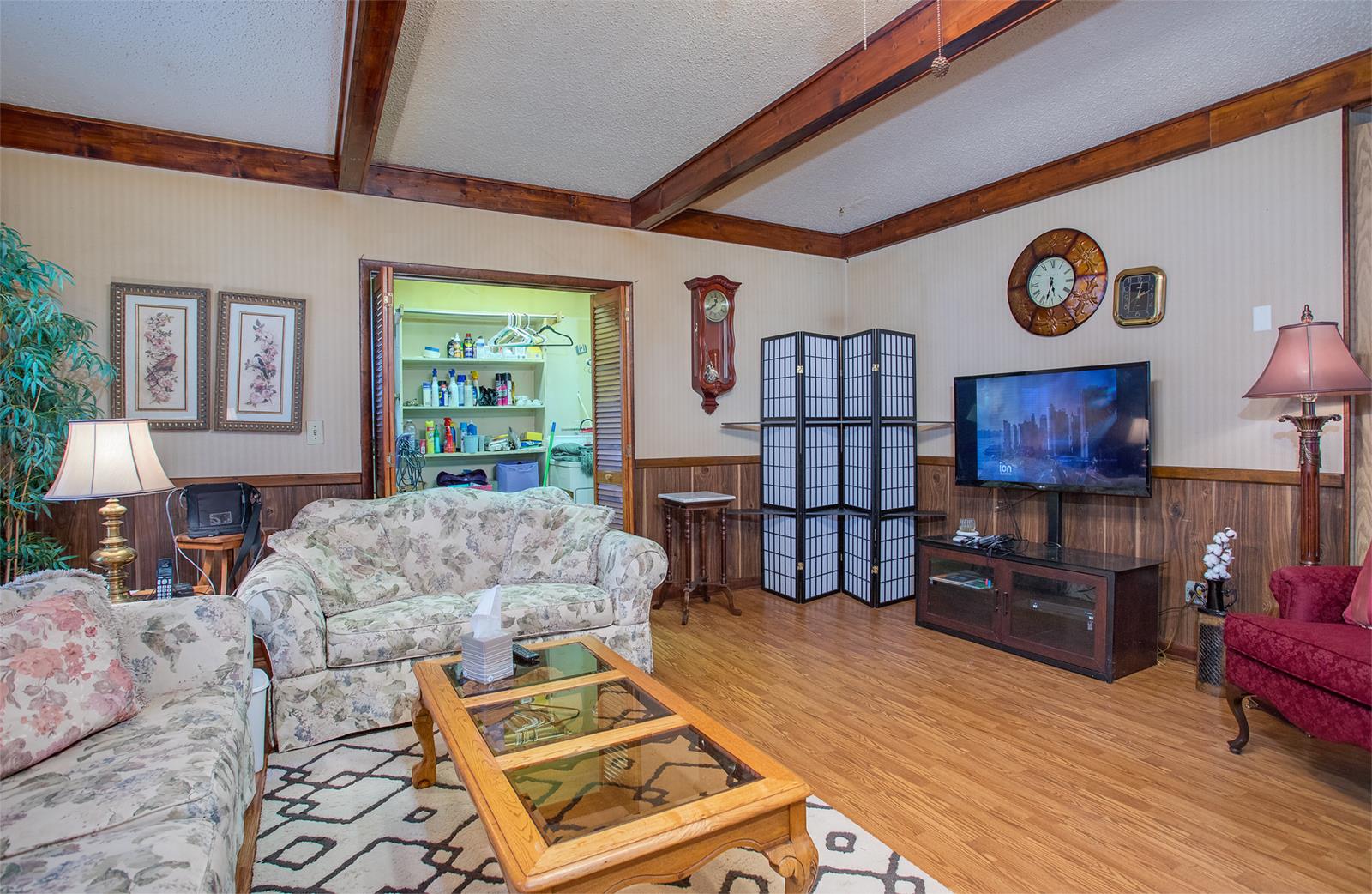 1803 Friendship Road Cross Plains, TN 37049 - Photo 10 of 20 a living room with furniture and a flat screen tv