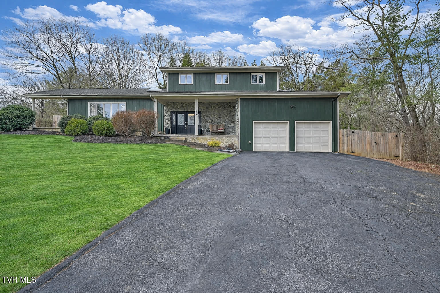 149 Kingsbridge Bristol, TN 37620 - Photo 2 of 61 149 Kingsbridge DOM-61