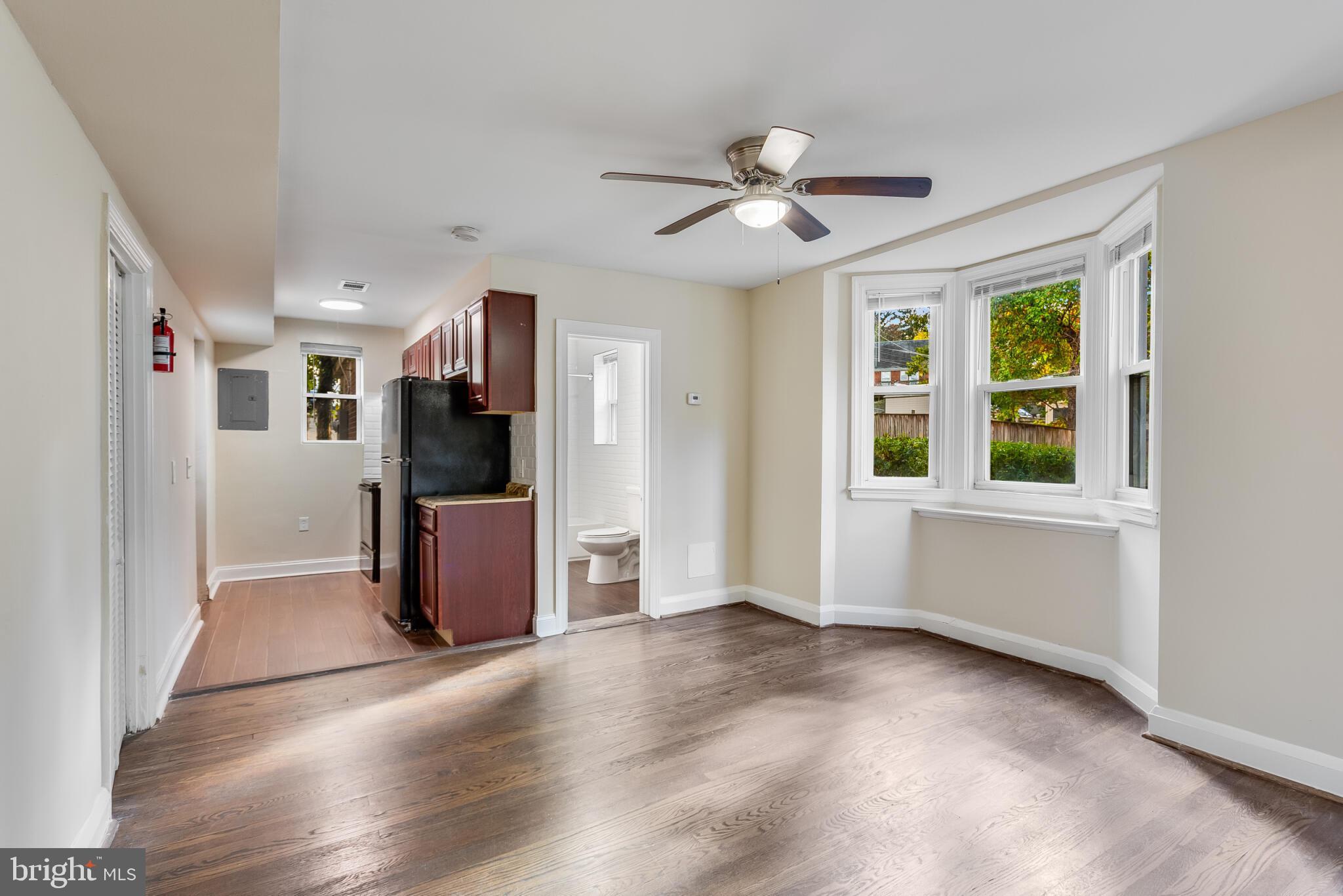 6211 Frederick Road Catonsville, MD 21228 - Photo 6 of 34