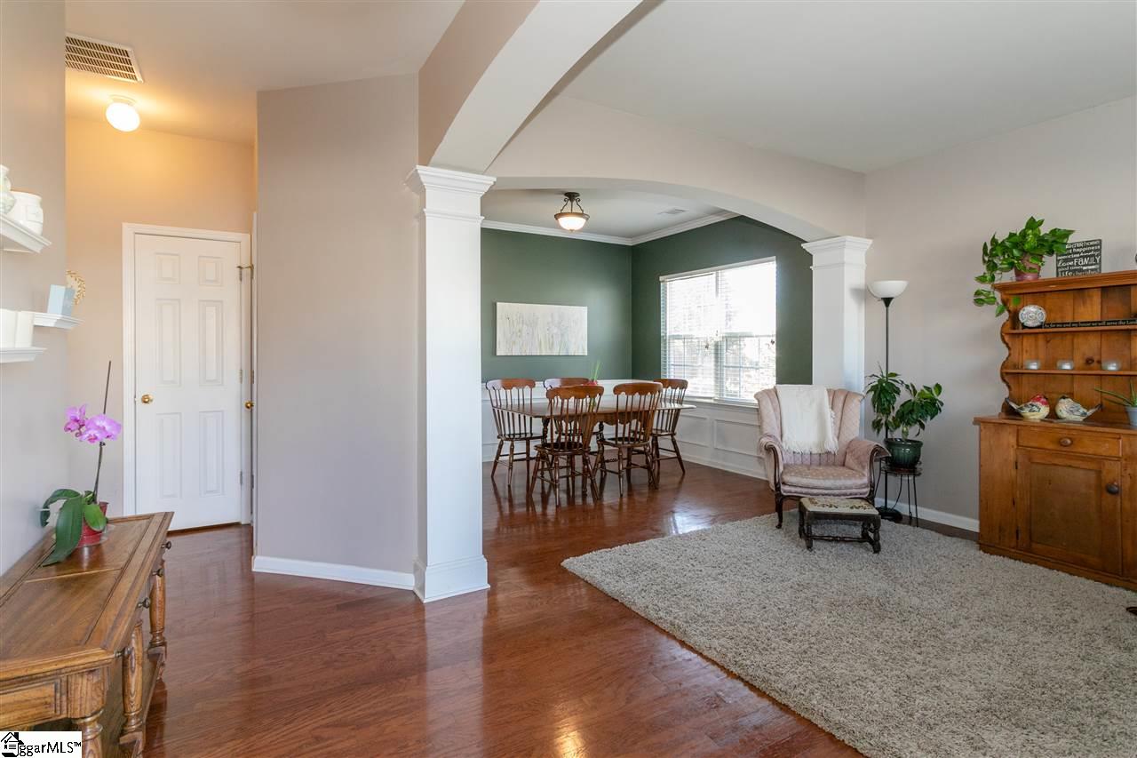 302 Ridgebrook Way Greenville, SC 29605 - Photo 4 of 34 Gallery Image 4