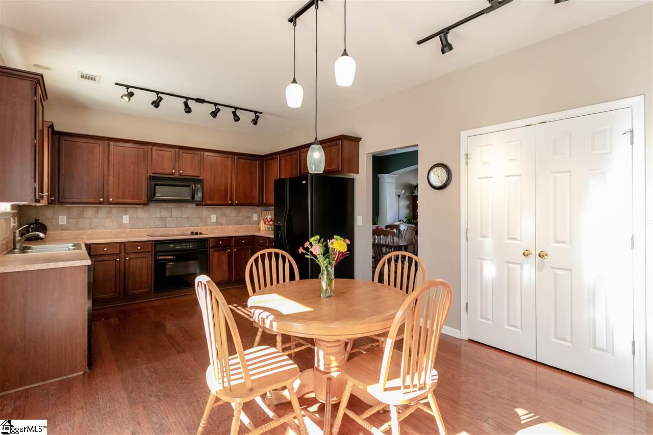 302 Ridgebrook Way Greenville, SC 29605 - Photo 7 of 34 Gallery Image 7