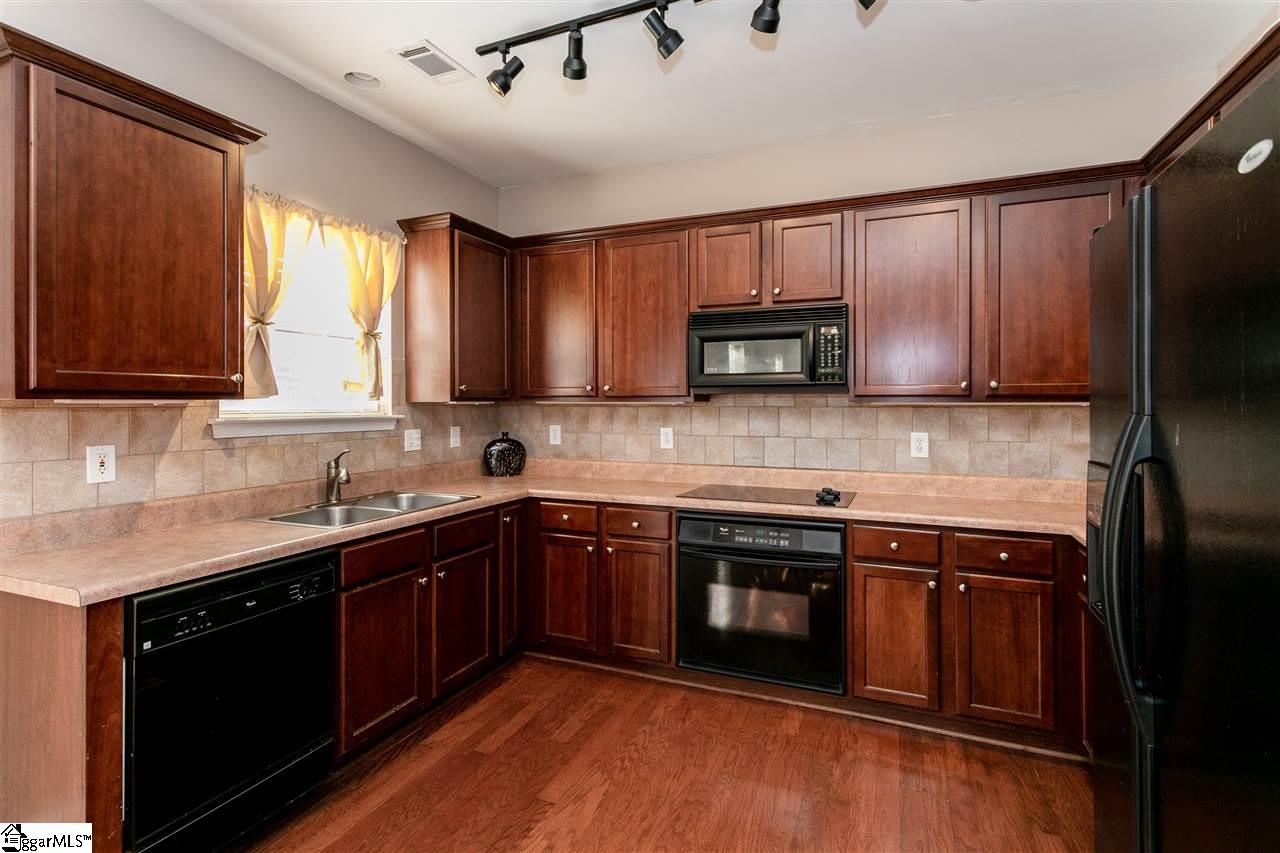 302 Ridgebrook Way Greenville, SC 29605 - Photo 8 of 34 Gallery Image 8