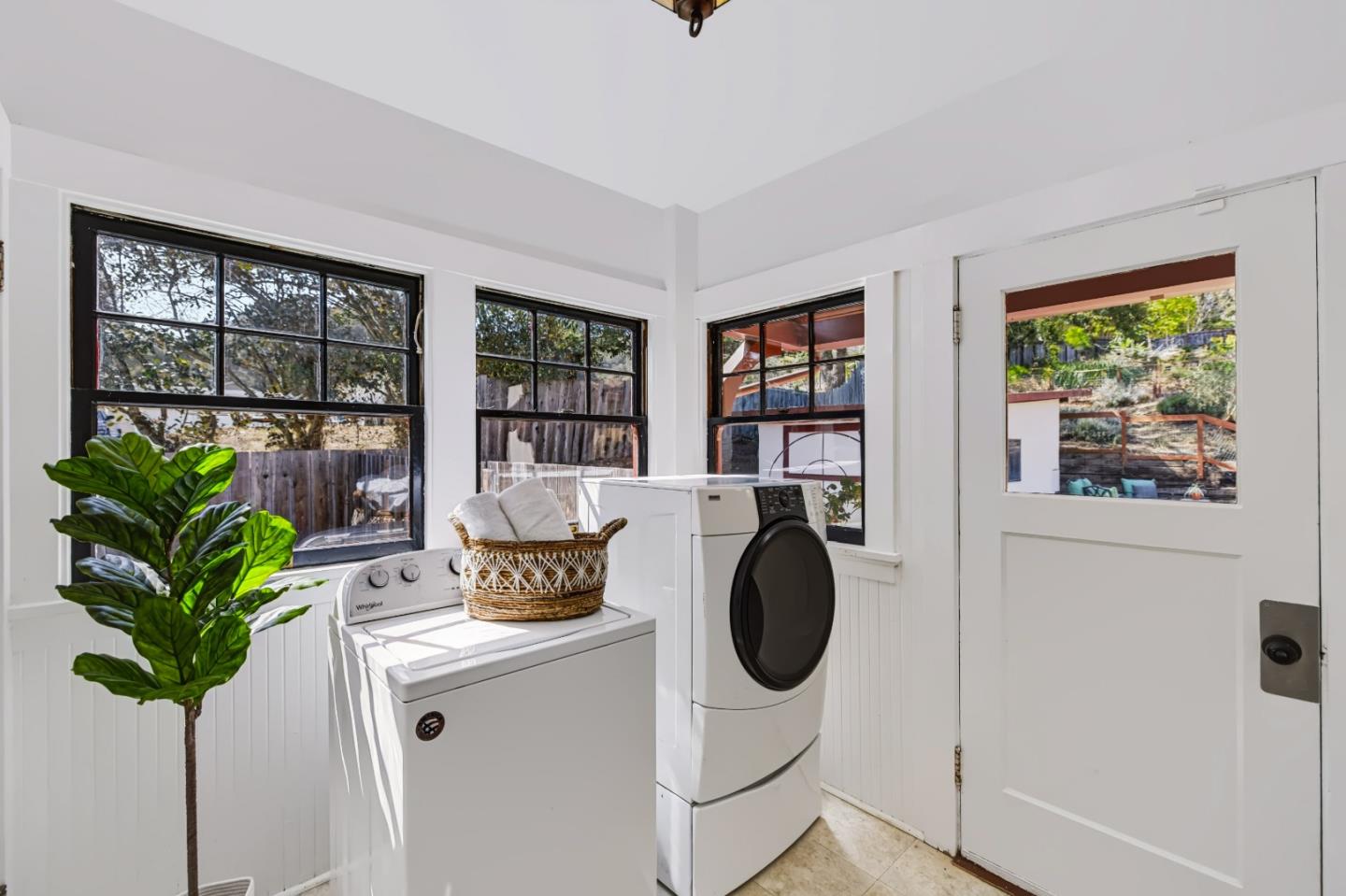 73 Echo Valley Road Salinas, CA 93907 - Photo 12 of 27 Gallery Image 12