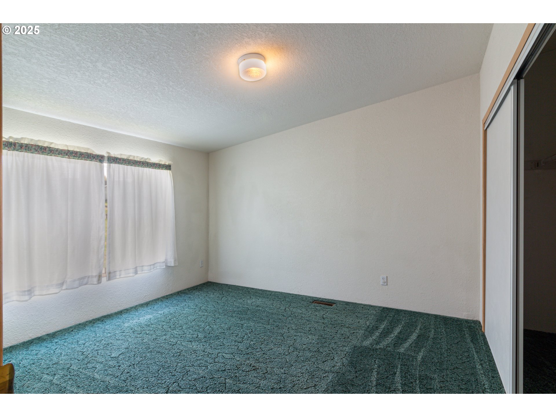 30683 Spring Court Hermiston, OR 97838 - Photo 14 of 29 a view of an empty room