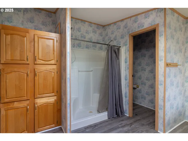 a view of walk in closet