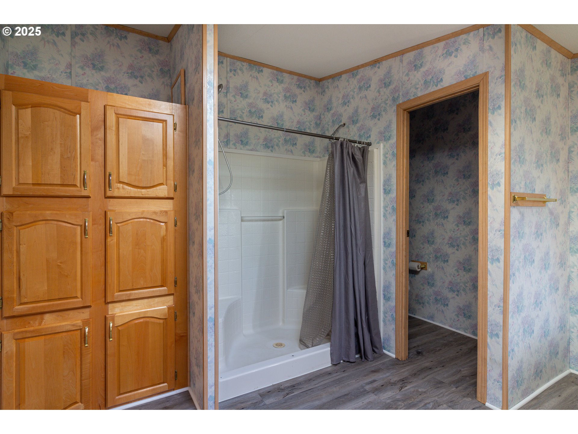 30683 Spring Court Hermiston, OR 97838 - Photo 10 of 29 a view of walk in closet