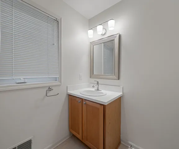 $3,200 | 905 Wildt Street, Ann Arbor, MI 48103