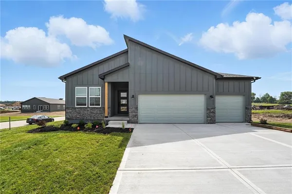 $420,495 | 10632 North Jarboe Street, Kansas City, MO 64155
