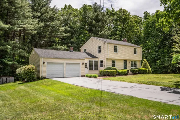 $550,000 | 6 Stratton Lane, Simsbury, CT 06092