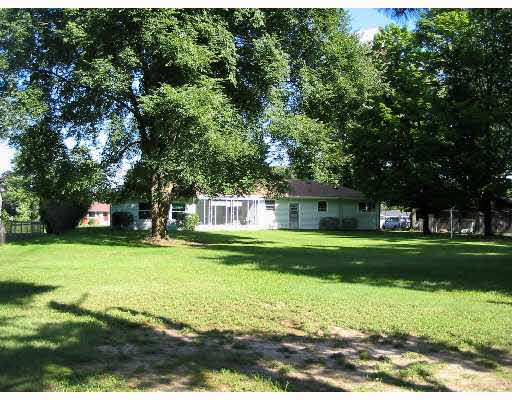 55075 Country Club Road South Bend, IN 46628 - Photo 2 of 8 Gallery Image 2