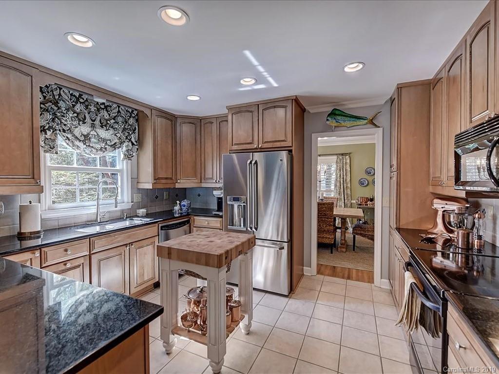 409 Robmont Road Charlotte, NC 28270 - Photo 16 of 41 Gallery Image 16