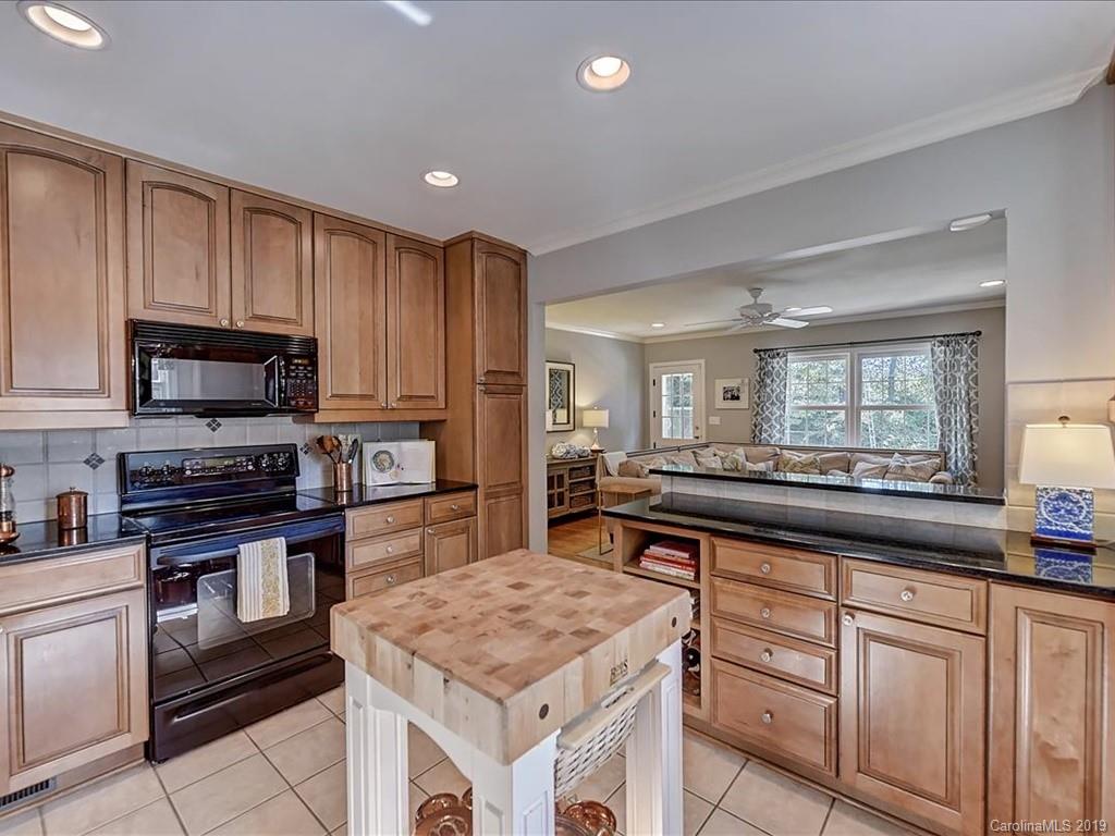 409 Robmont Road Charlotte, NC 28270 - Photo 17 of 41 Gallery Image 17