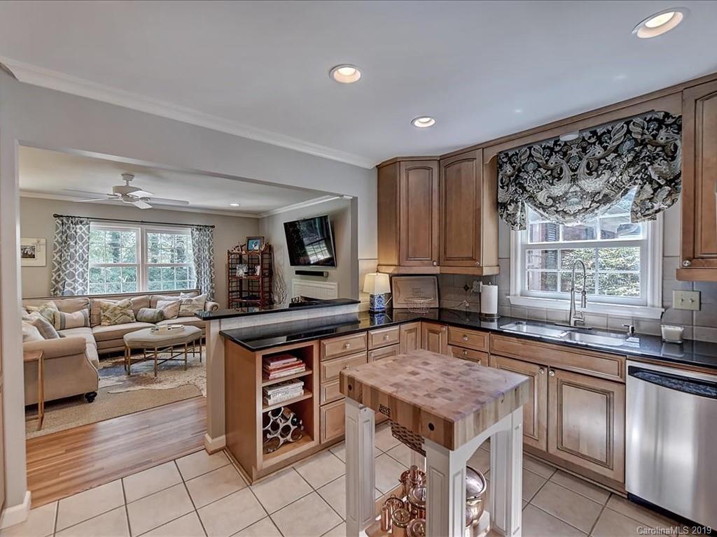 409 Robmont Road Charlotte, NC 28270 - Photo 18 of 41 Gallery Image 18