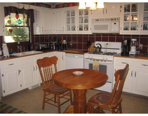 23 Fox Ridge Drive Richmond, RI 02898 - Photo 5 of 12 Kitchen.