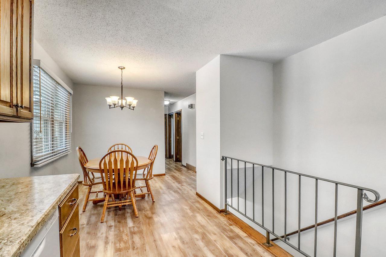 419 Brook Avenue Moorhead, MN 56560 - Photo 5 of 45