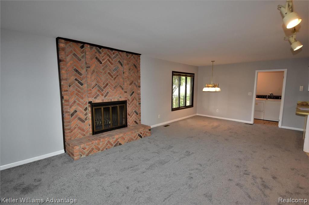 14679 Riverside Street Livonia, MI 48154 - Photo 7 of 27