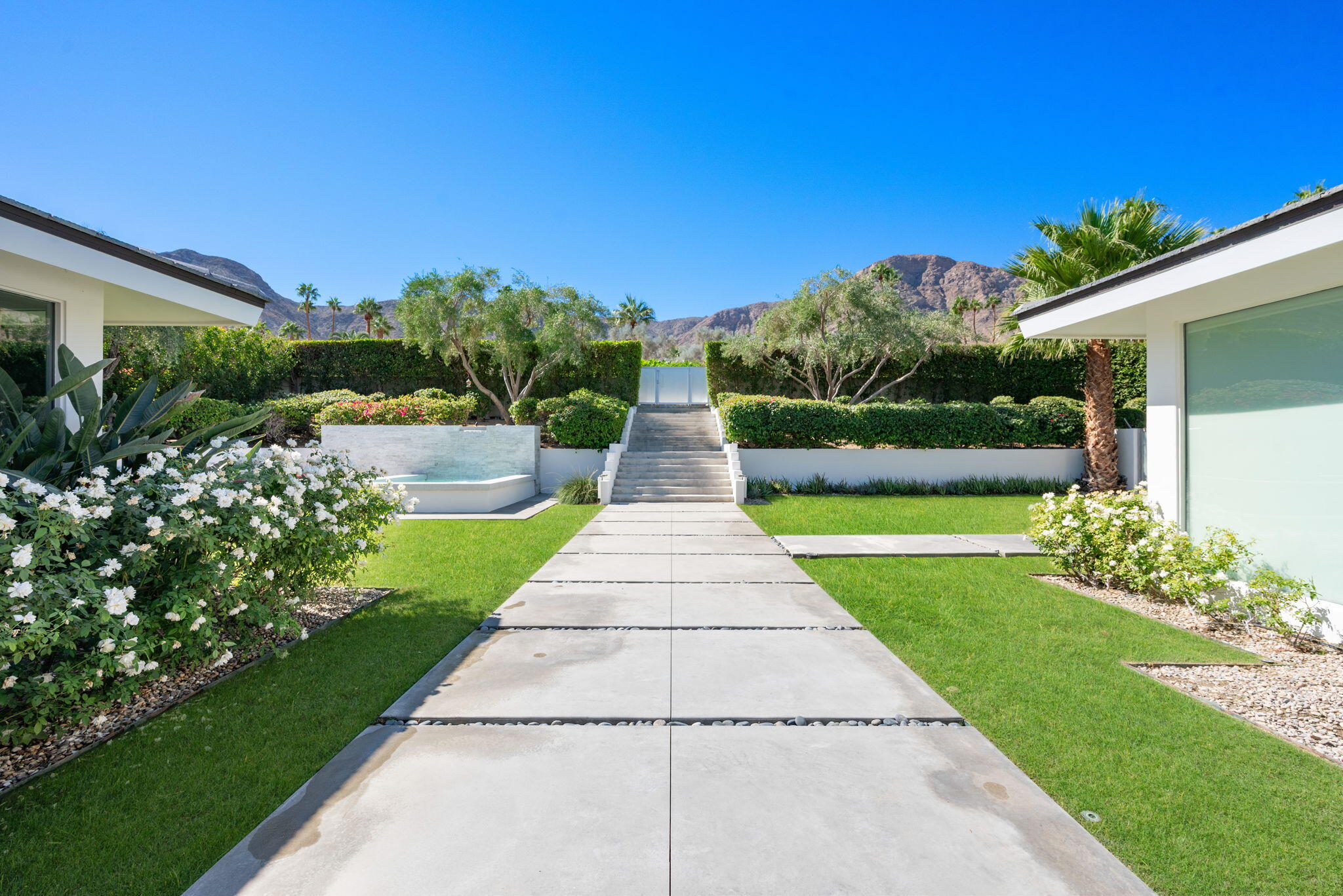 70288 Calico Road Rancho Mirage, CA 92270 - Photo 12 of 72 Grand Entry Steps