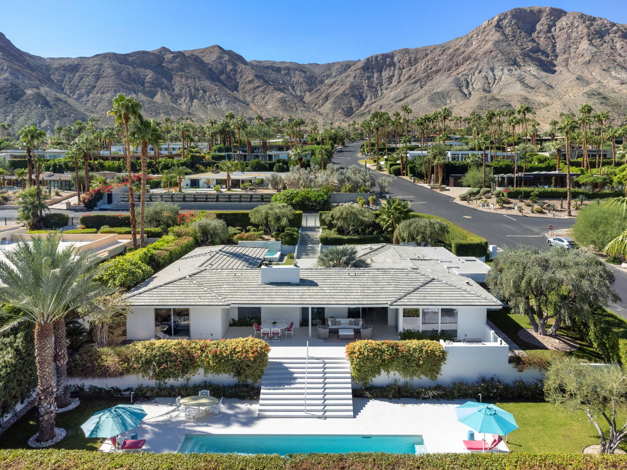 70288 Calico Road Rancho Mirage, CA 92270 - Photo 2 of 72 Back patio