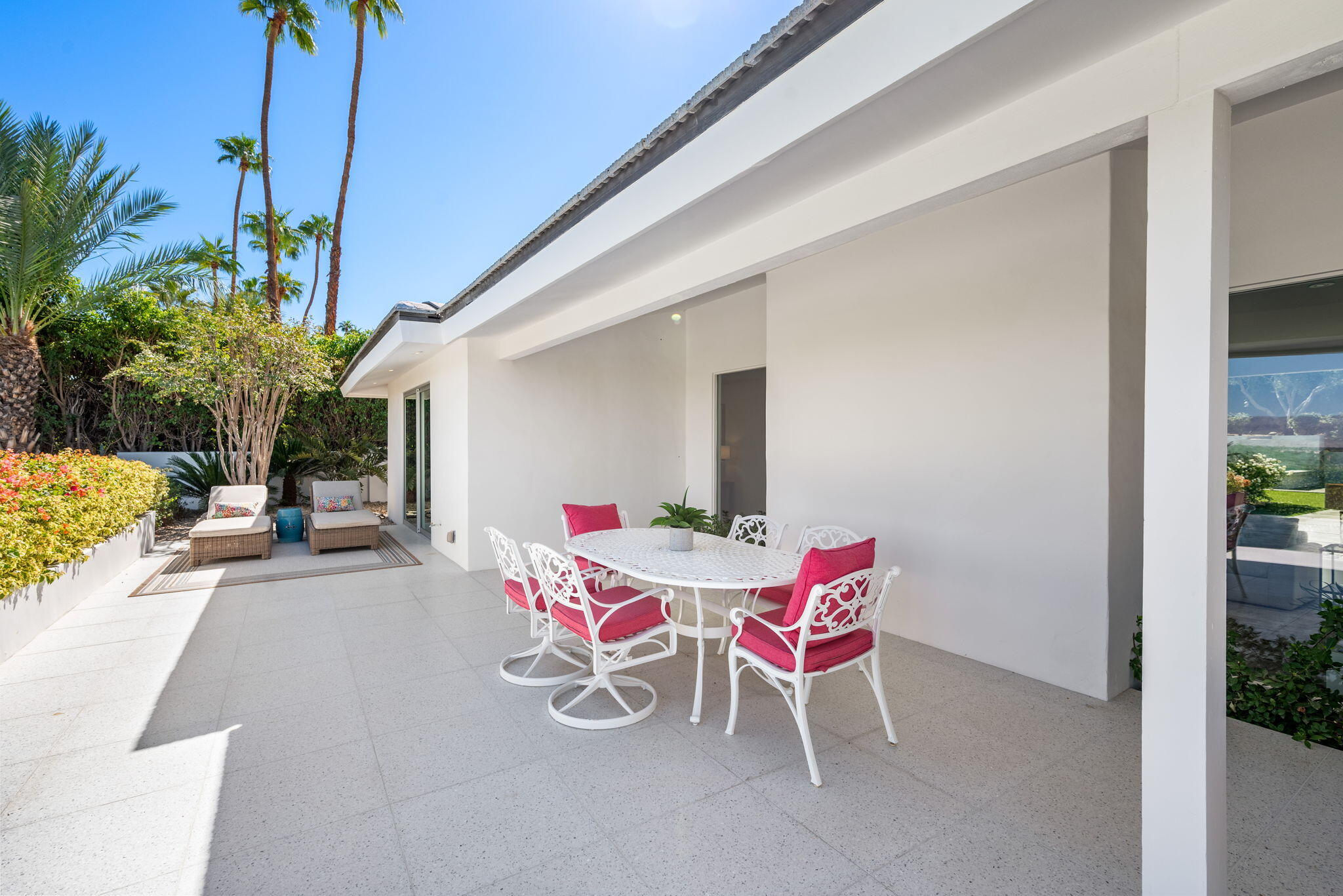 70288 Calico Road Rancho Mirage, CA 92270 - Photo 56 of 72 a view of a chairs and table in the patio