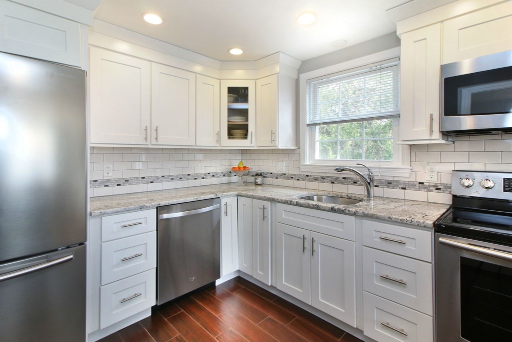 52 Woodruff Road Walpole, MA 02081 - Photo 8 of 23 Gallery Image 8