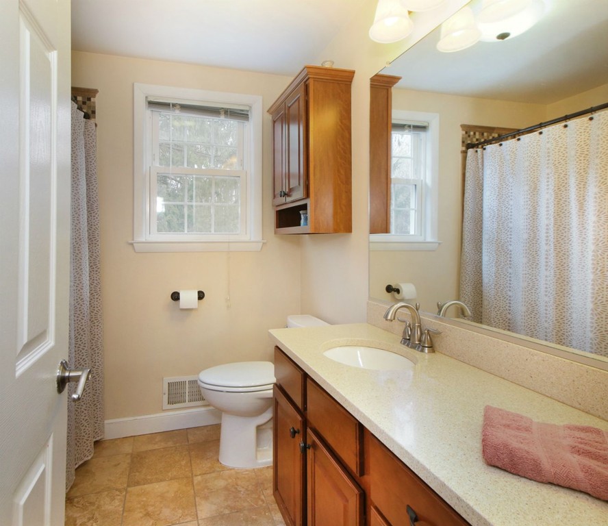52 Woodruff Road Walpole, MA 02081 - Photo 9 of 23 Gallery Image 9