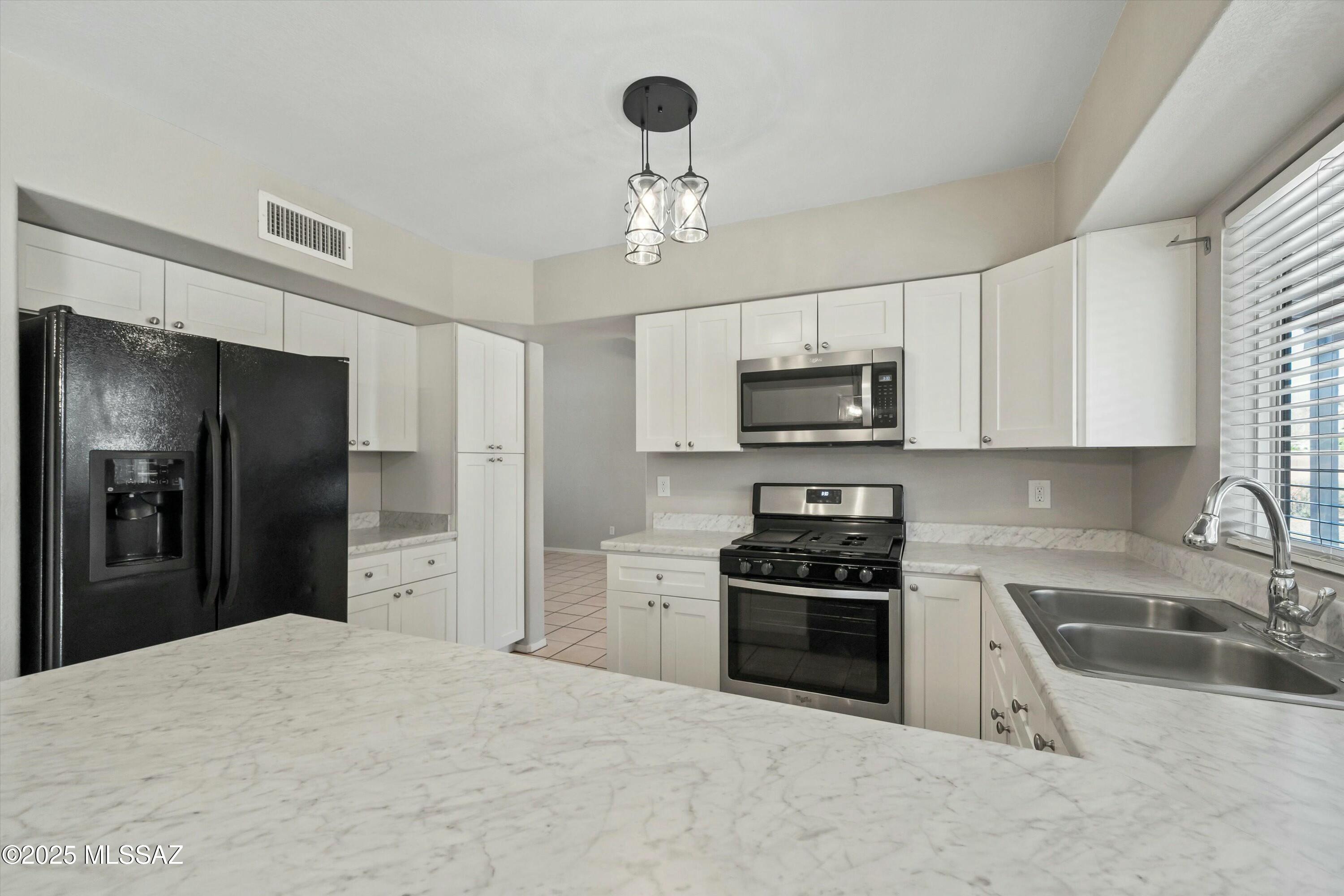 8768 North Maple Ridge Place Tucson, AZ 85743 - Photo 17 of 45 Gallery Image 17